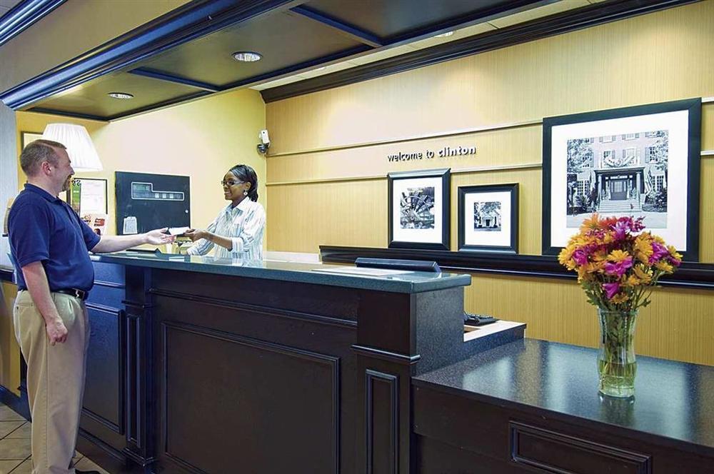 Hampton Inn Clinton Interior foto